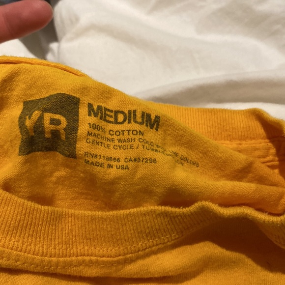 Men’s medium tee - Picture 3 of 3